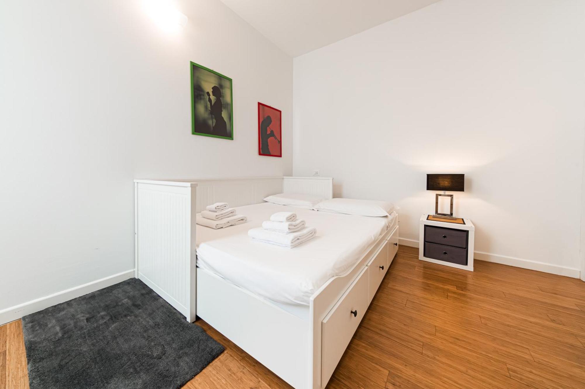 Nettuno Apartment - Private Garden In Bologna Center Eksteriør billede