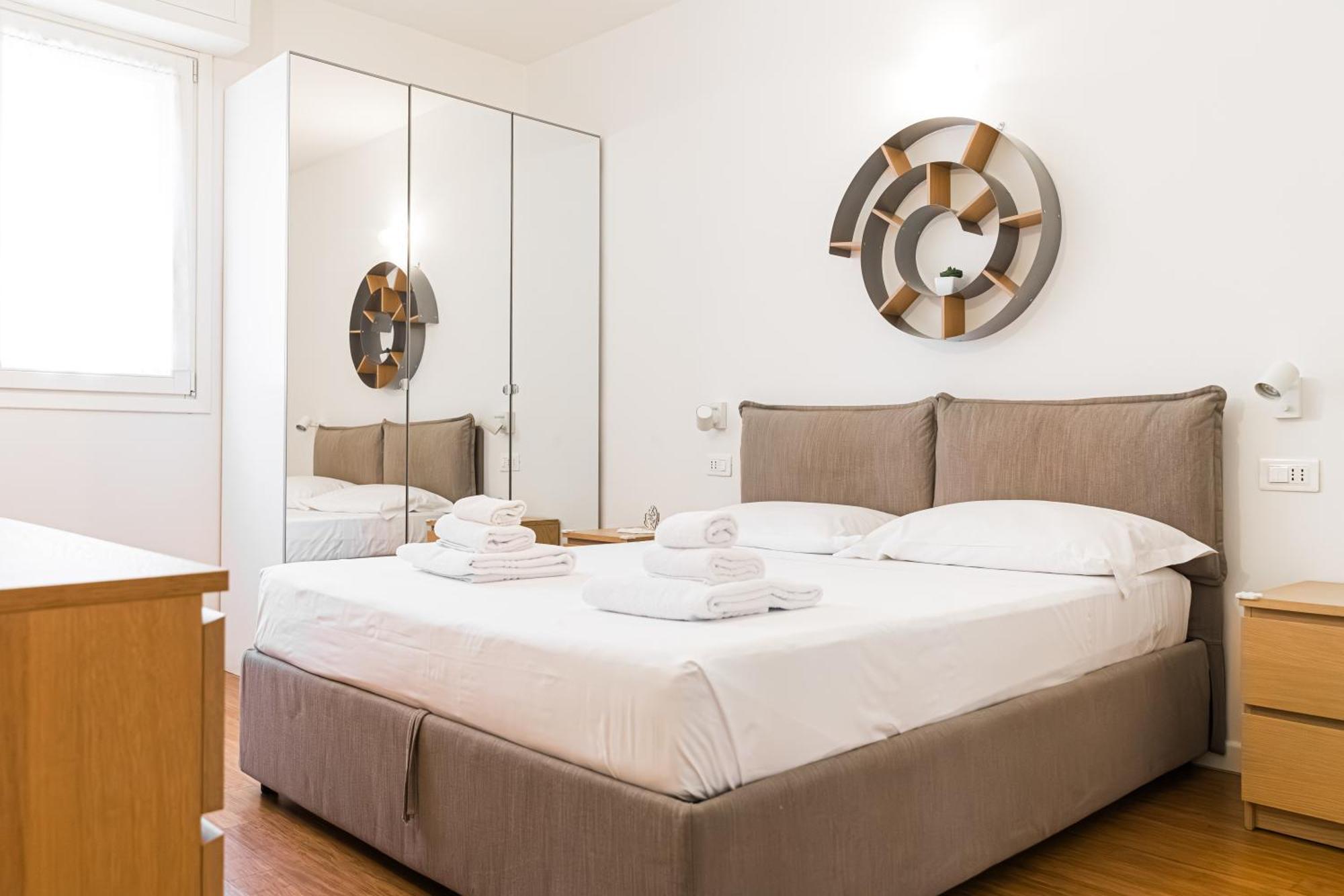 Nettuno Apartment - Private Garden In Bologna Center Eksteriør billede