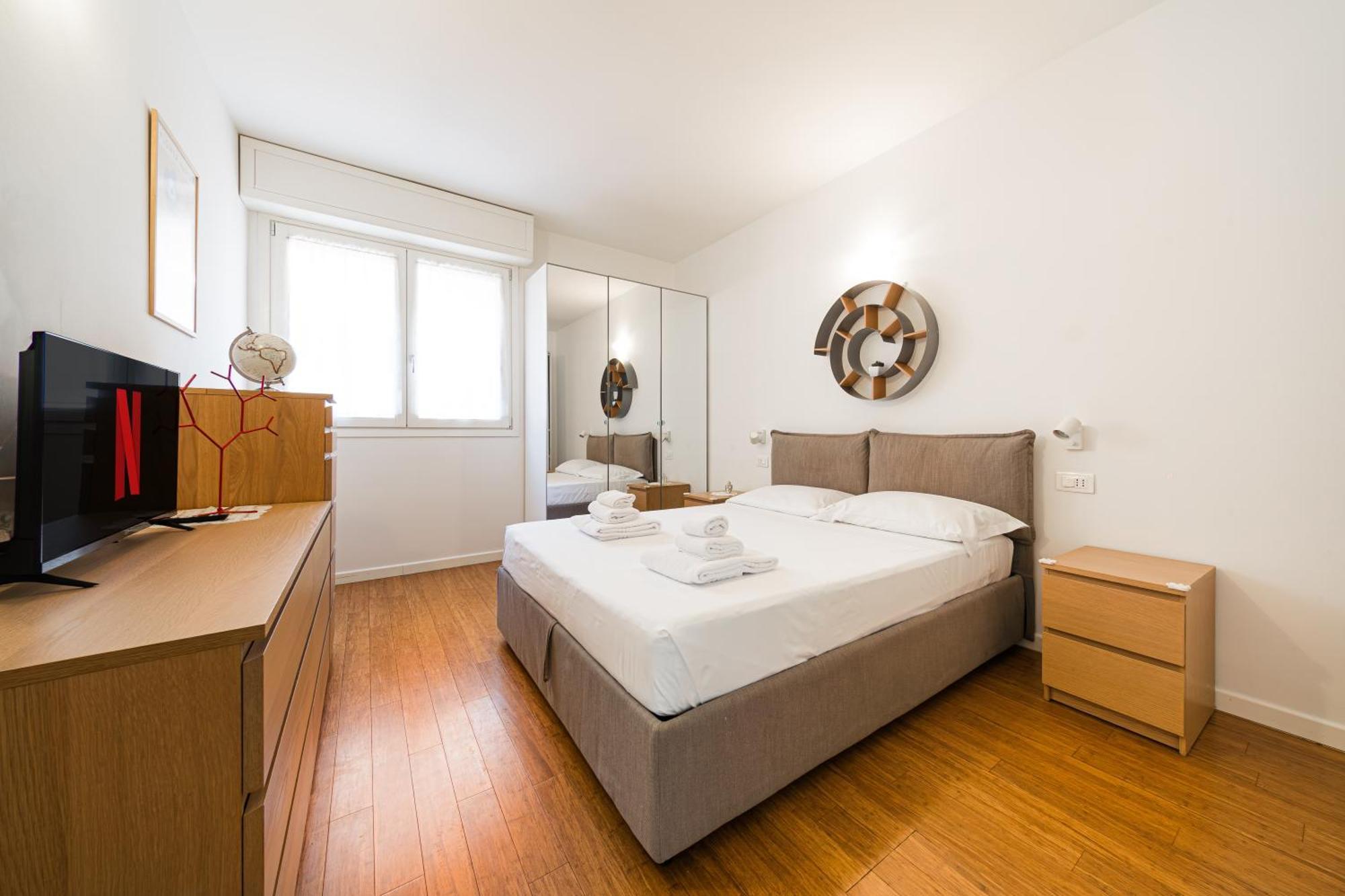 Nettuno Apartment - Private Garden In Bologna Center Eksteriør billede