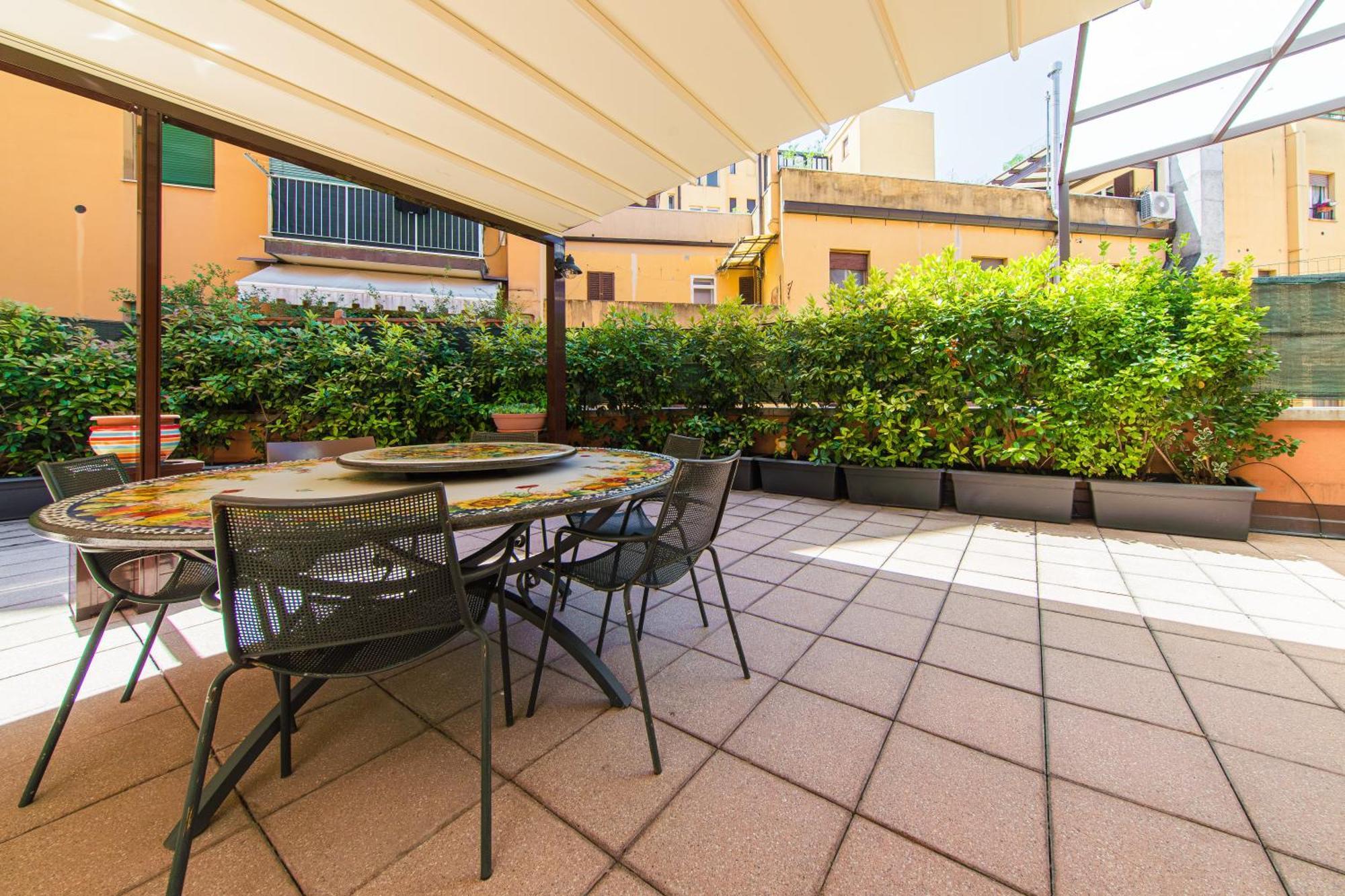 Nettuno Apartment - Private Garden In Bologna Center Eksteriør billede